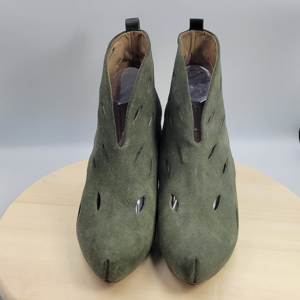 Surface to Air Perforated High Back Suede Platform Booties Womens Size EU 41 - Picture 2 of 15